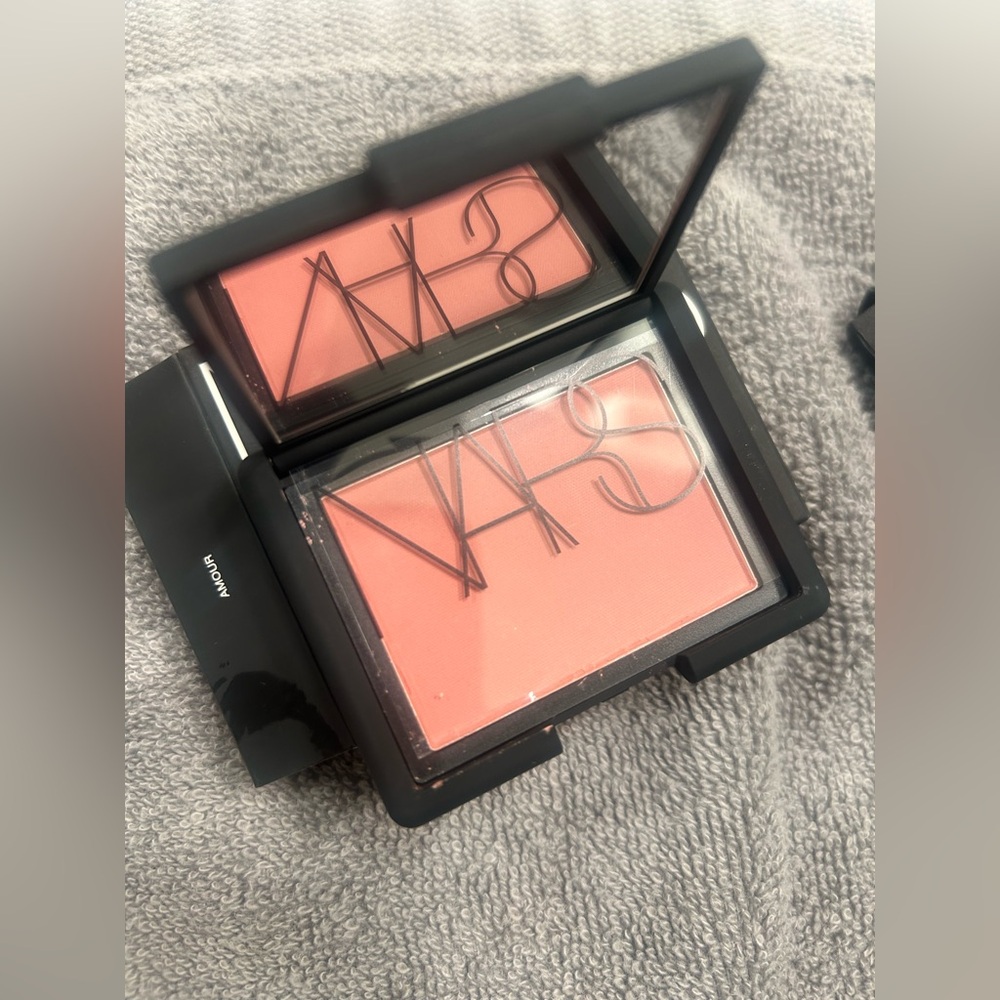 NARS Blush- Amour